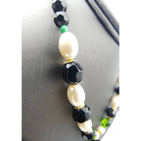 Vintage SARAH COVENTRY Red Enamel Flower Necklace – Vintage Bead Necklace - Picture 3 of 7